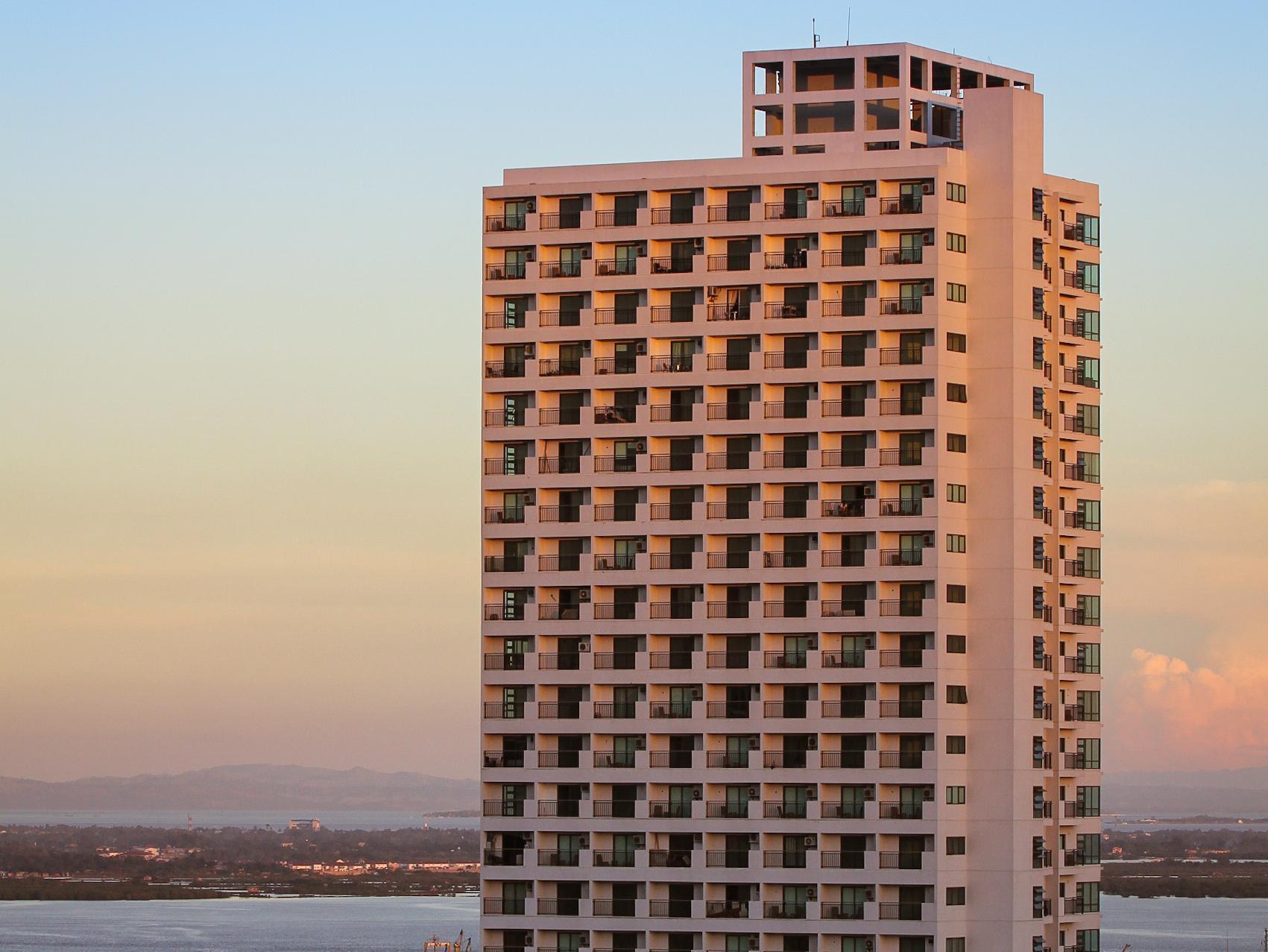 City Suites Ramos Tower Cebu Exterior photo