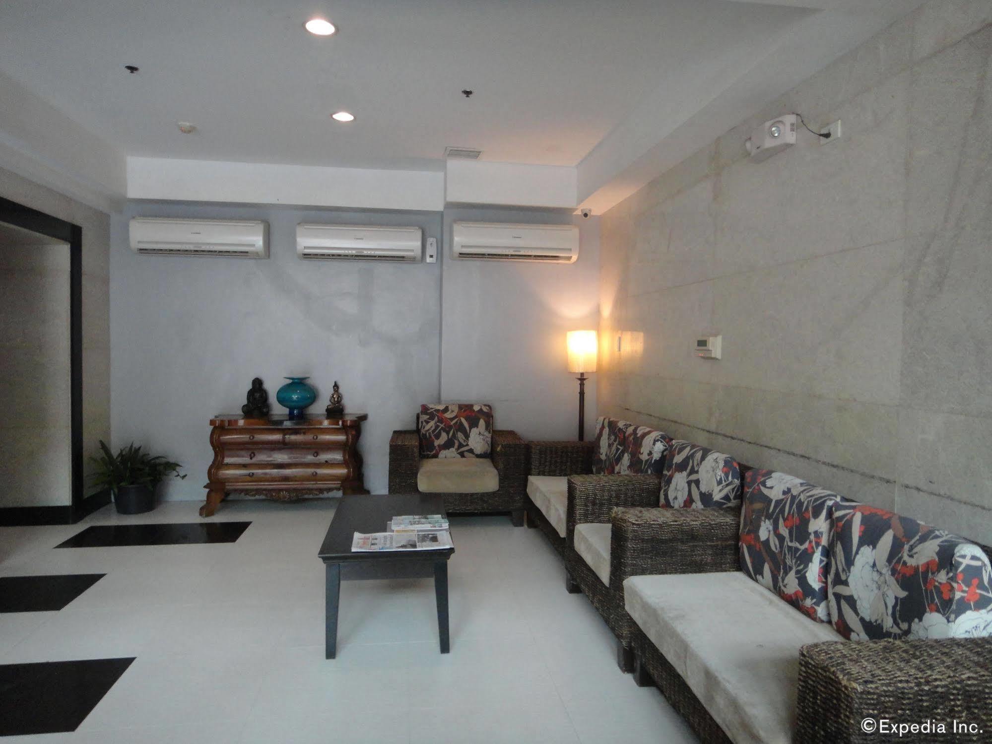 City Suites Ramos Tower Cebu Exterior photo