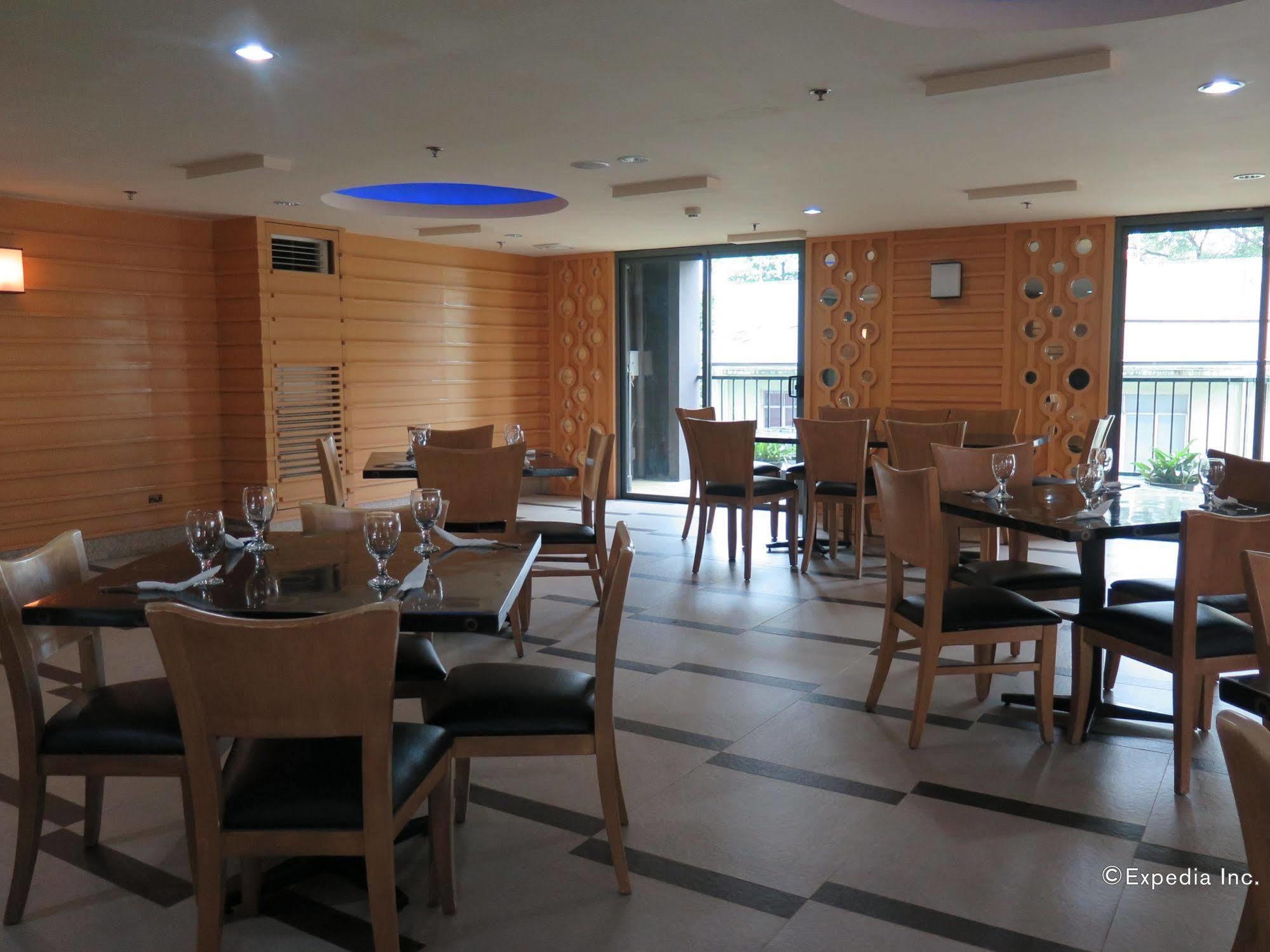 City Suites Ramos Tower Cebu Exterior photo