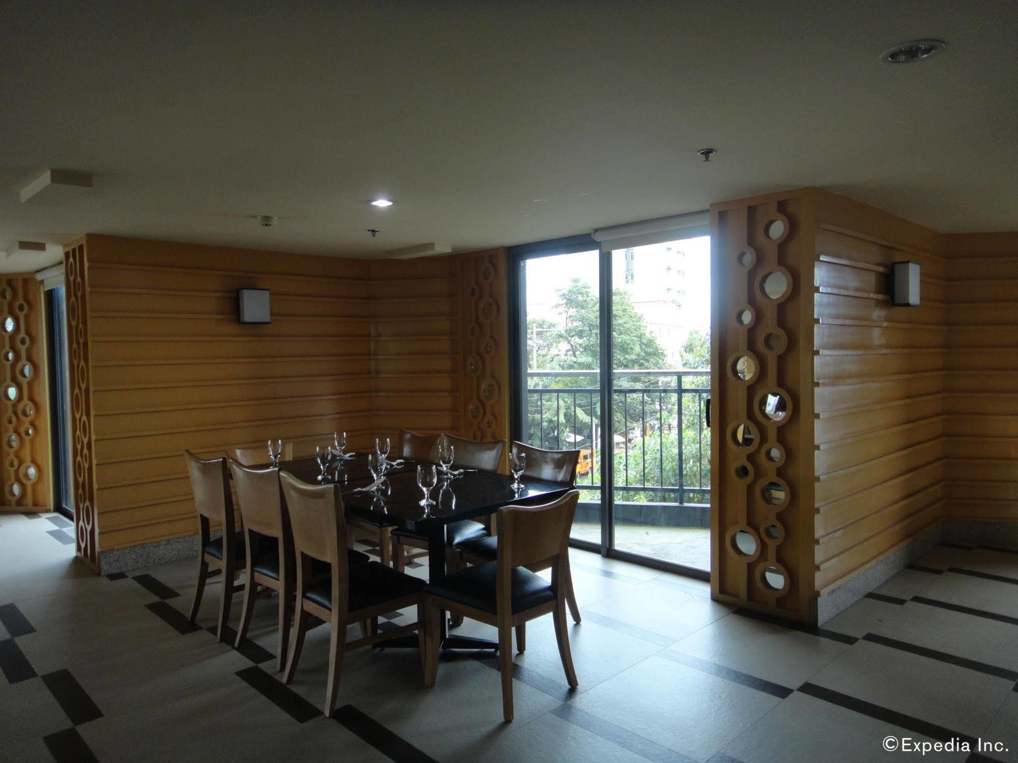 City Suites Ramos Tower Cebu Exterior photo