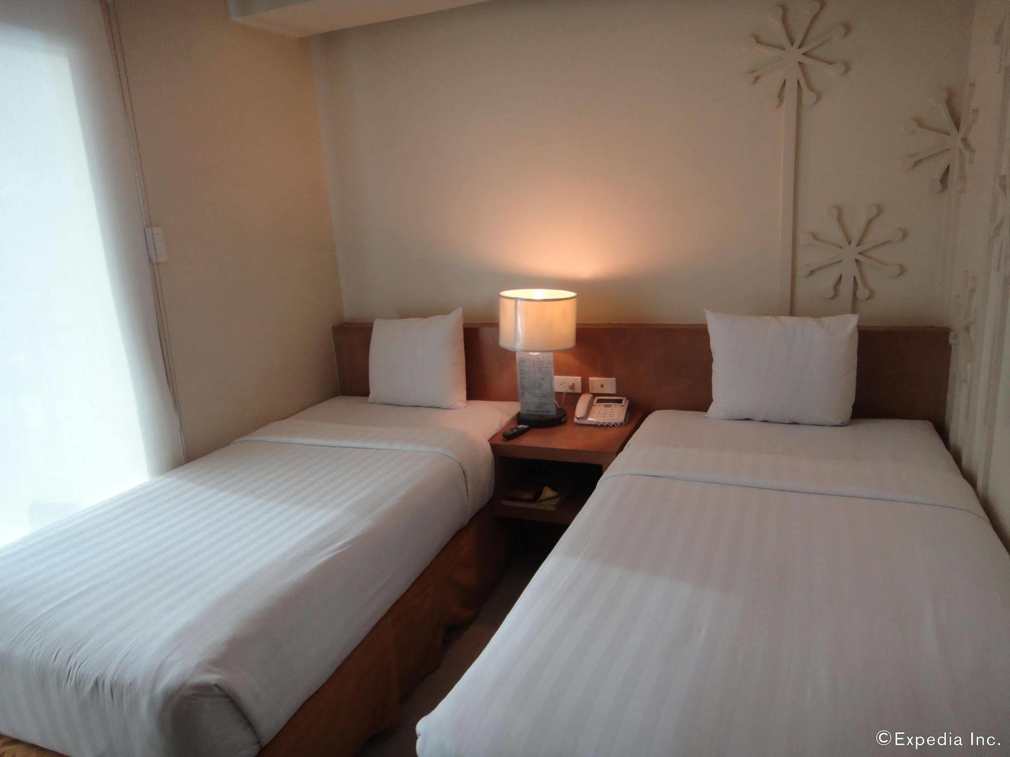 City Suites Ramos Tower Cebu Exterior photo