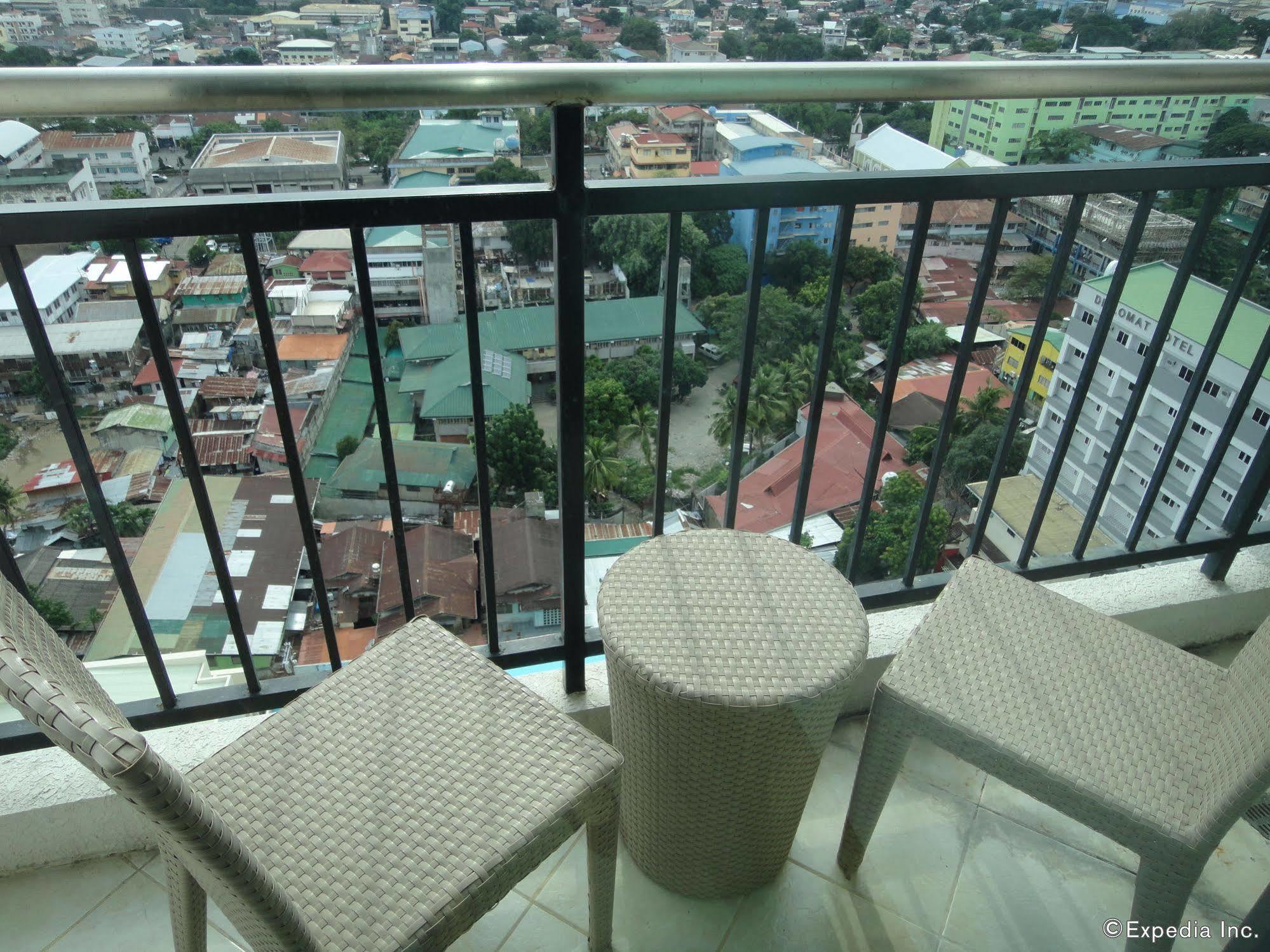 City Suites Ramos Tower Cebu Exterior photo